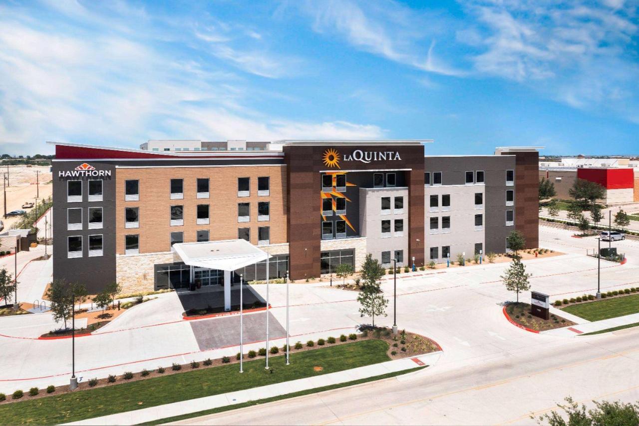 La Quinta Inn & Suites By Wyndham بفلوغرفيل المظهر الخارجي الصورة