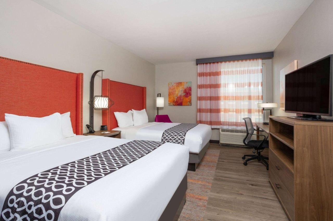 La Quinta Inn & Suites By Wyndham بفلوغرفيل المظهر الخارجي الصورة