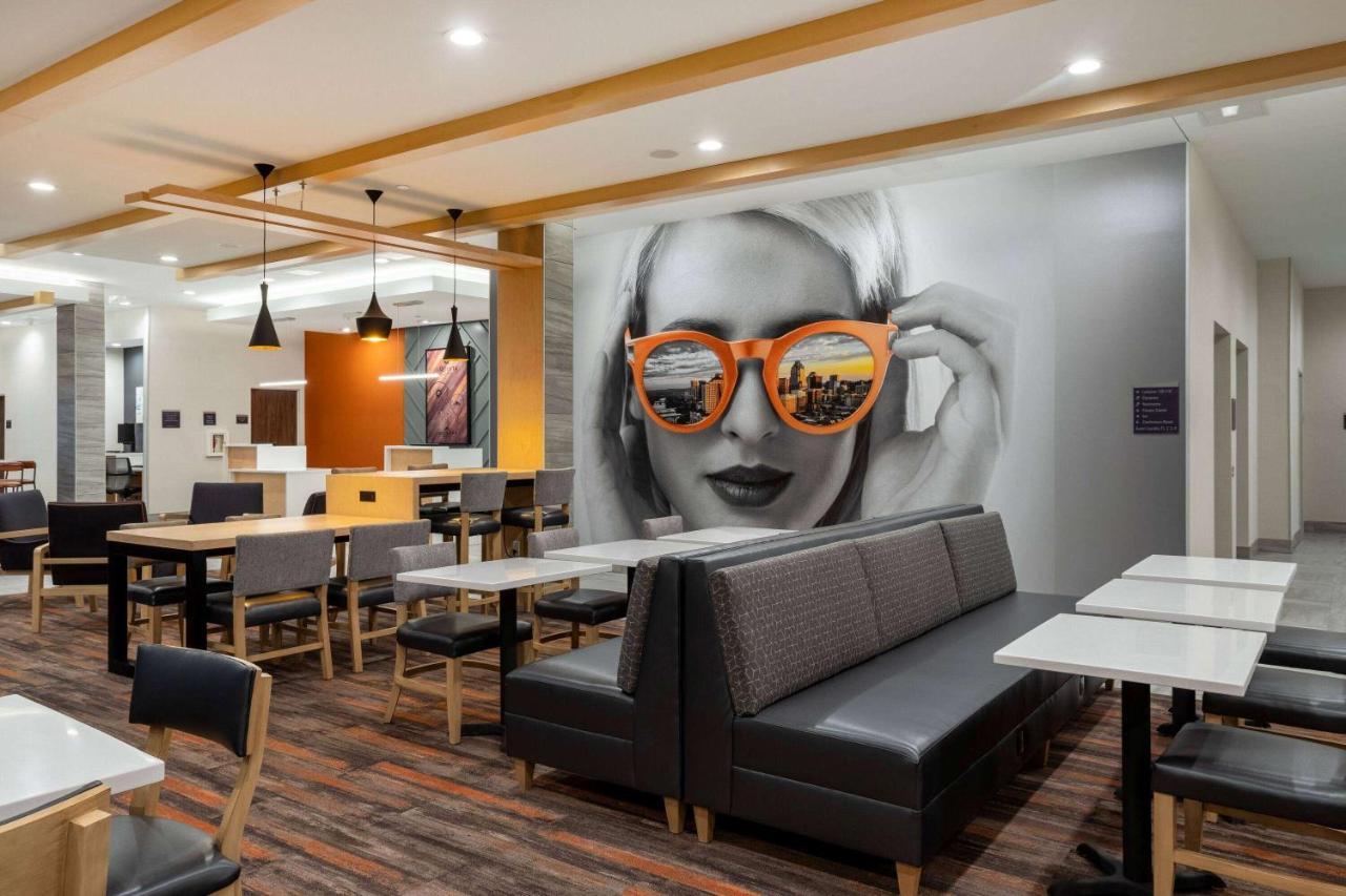 La Quinta Inn & Suites By Wyndham بفلوغرفيل المظهر الخارجي الصورة