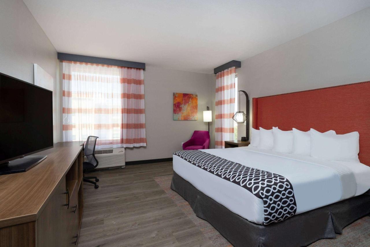 La Quinta Inn & Suites By Wyndham بفلوغرفيل المظهر الخارجي الصورة