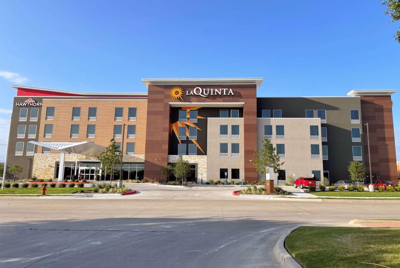 La Quinta Inn & Suites By Wyndham بفلوغرفيل المظهر الخارجي الصورة