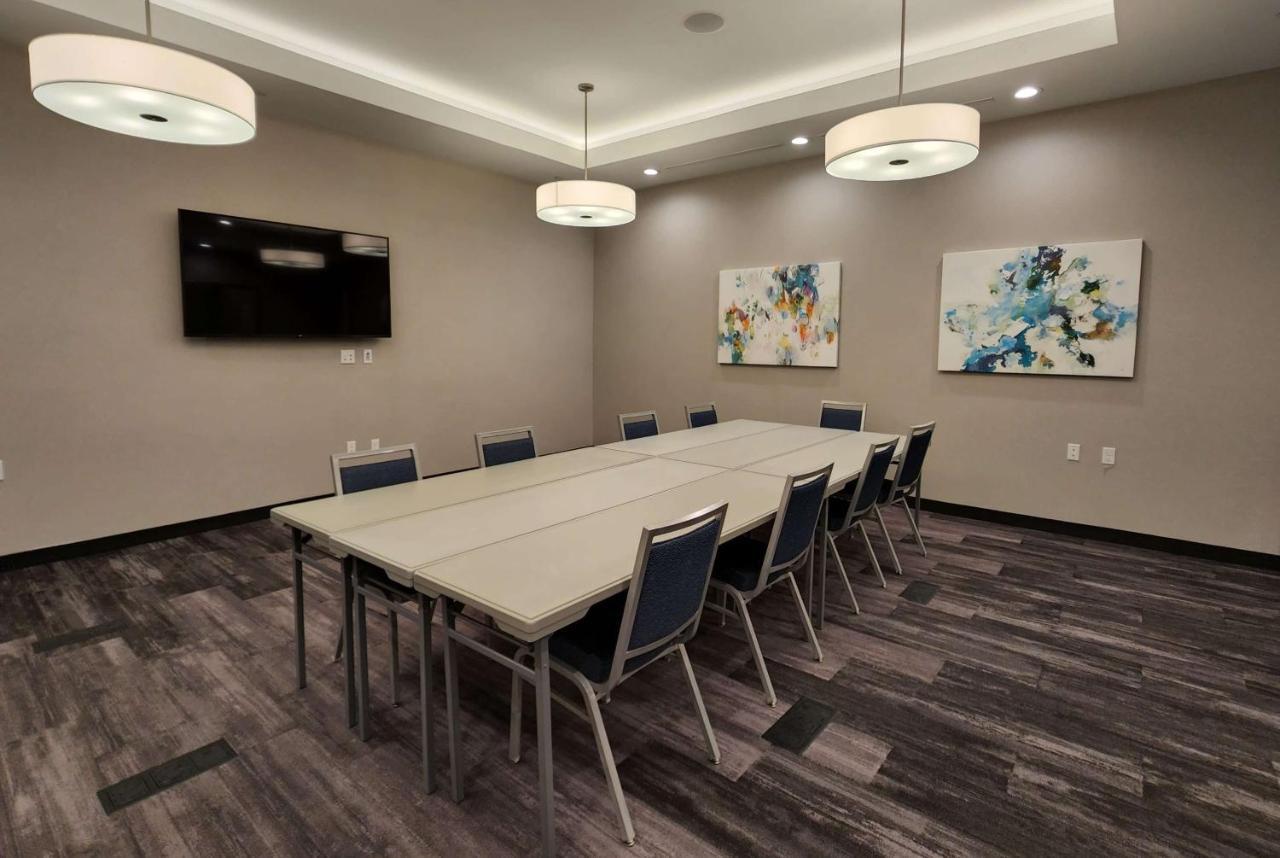 La Quinta Inn & Suites By Wyndham بفلوغرفيل المظهر الخارجي الصورة